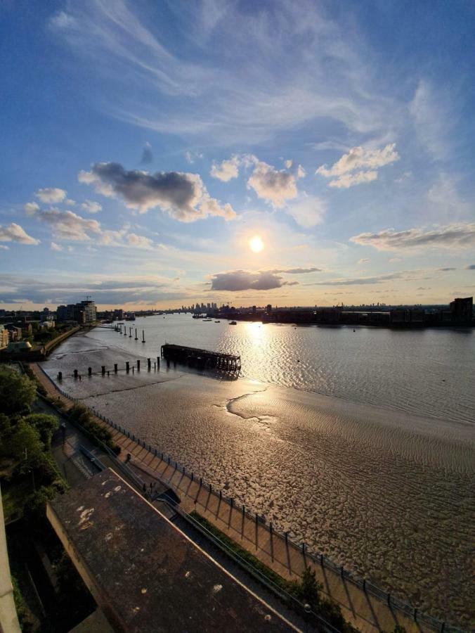 Affluent Riverside Sark Tower Appartamento Londra