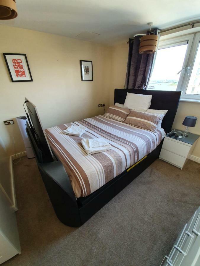 Affluent Riverside Sark Tower Apartament *