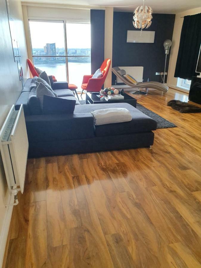 Affluent Riverside Sark Tower Apartament *