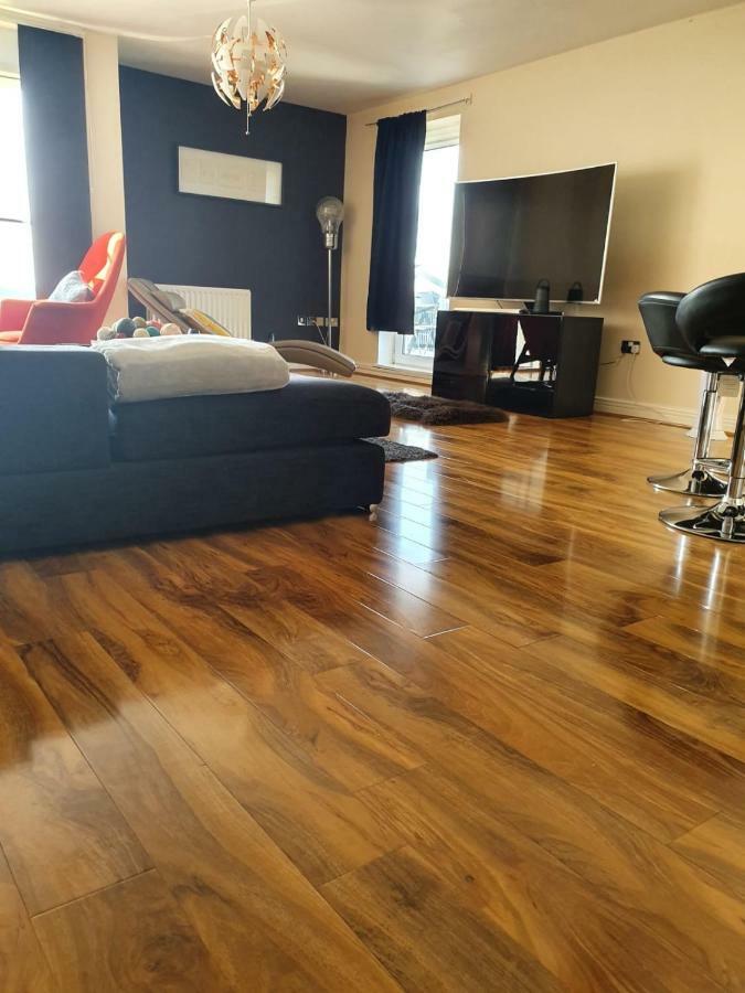 Affluent Riverside Sark Tower Apartament