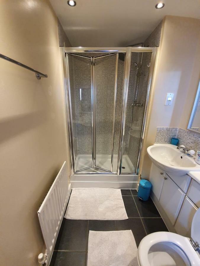 Affluent Riverside Sark Tower Apartament Londra